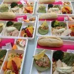 Pourquoi opter pour la livraison rapide de plateaux repas