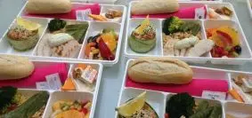 Pourquoi opter pour la livraison rapide de plateaux repas