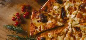 pizza with berries